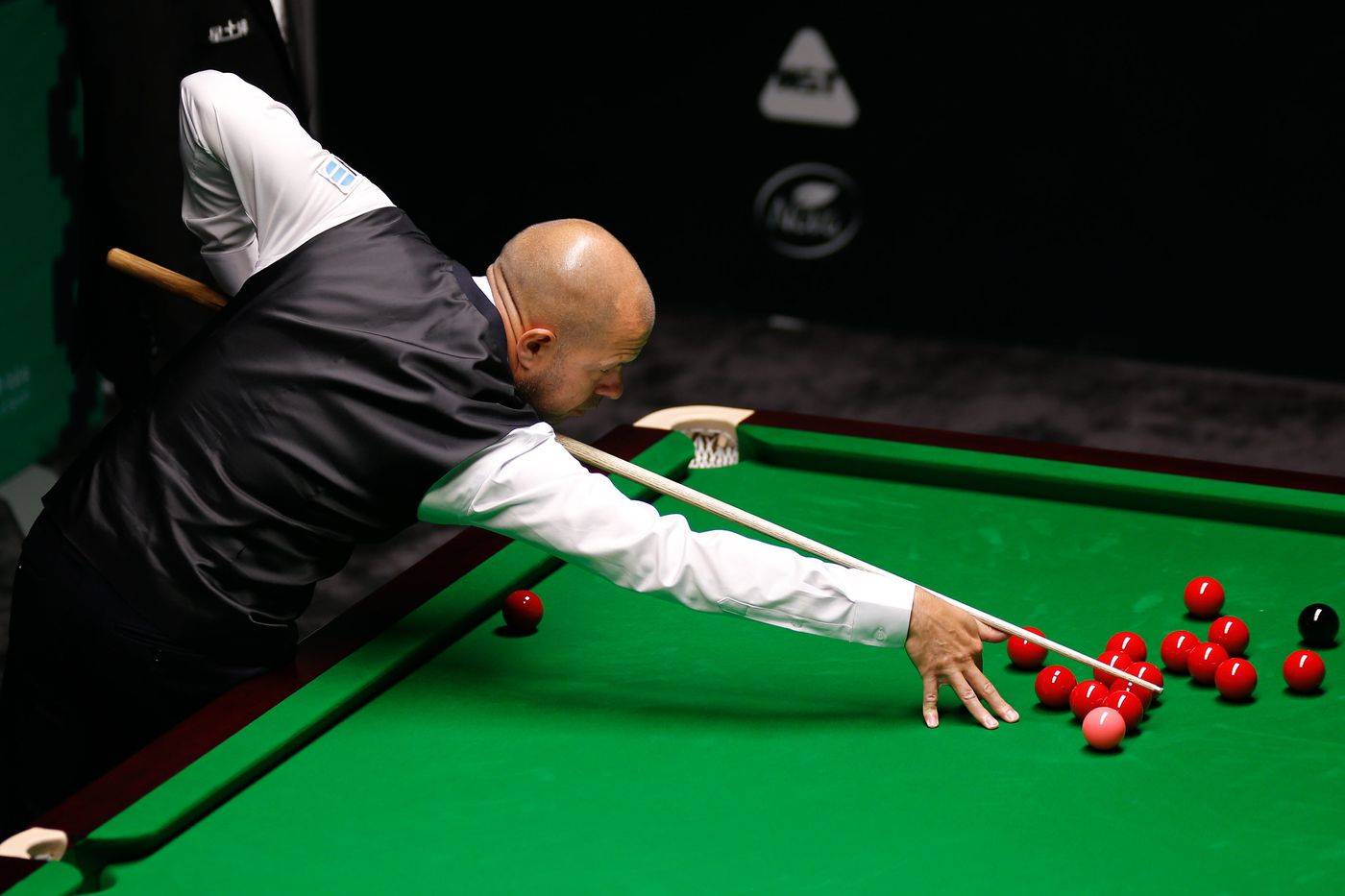 球員間的互 球員間的互